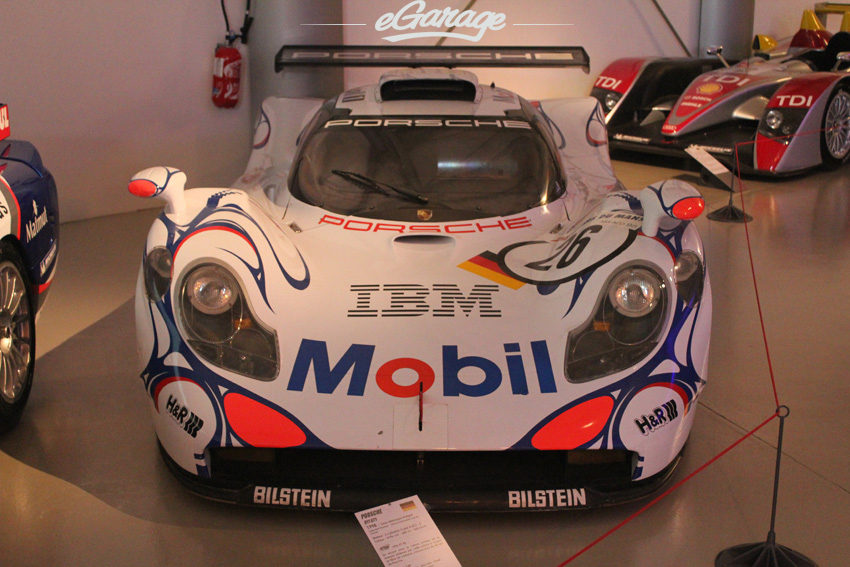 98 P 911GT1 copy Le Mans Museum