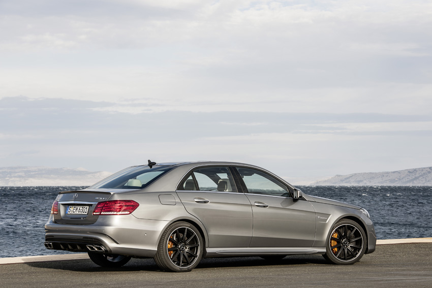 12C1285 073 2013 Mercedes Benz E63 AMG 4 Matic
