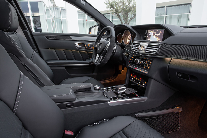 12C1286 027 2013 Mercedes Benz E63 AMG 4 Matic